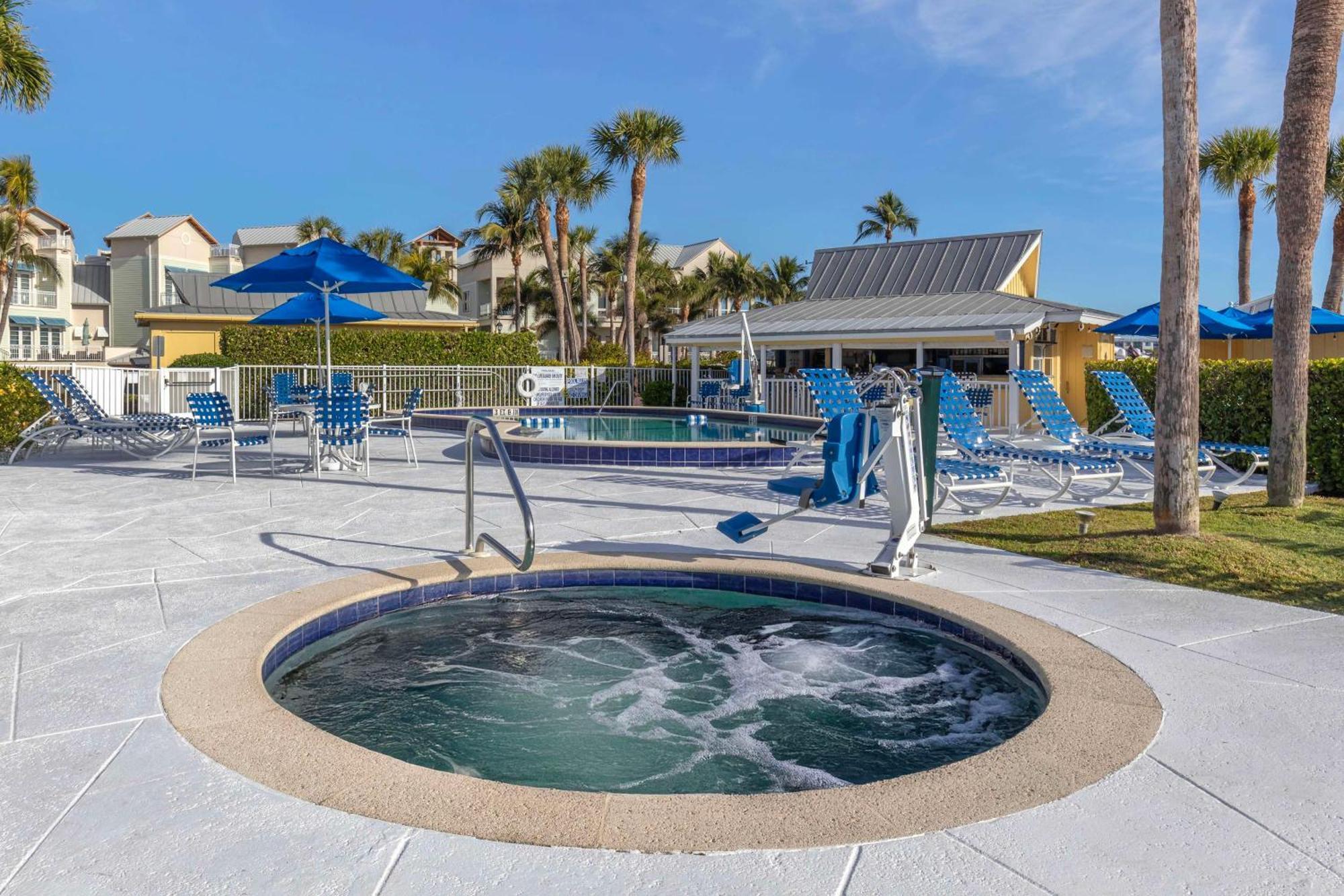 Hilton Vacation Club Charter Club Naples Bay Otel Dış mekan fotoğraf